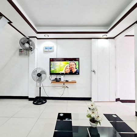 Calapan City Fully Furnished House Transient Near Xentromall L39 Buitenkant foto