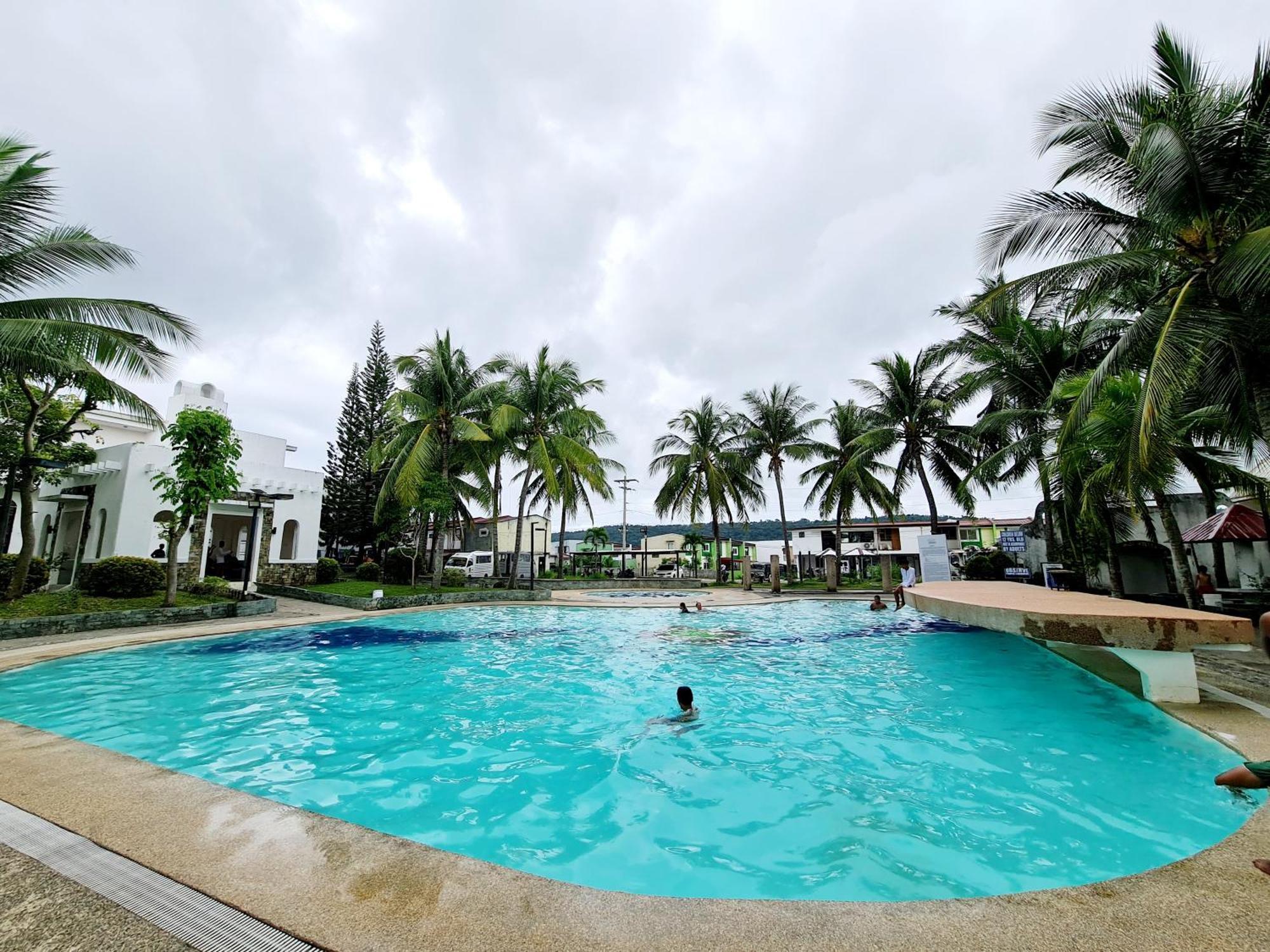 Calapan City Fully Furnished House Transient Near Xentromall L39 Buitenkant foto