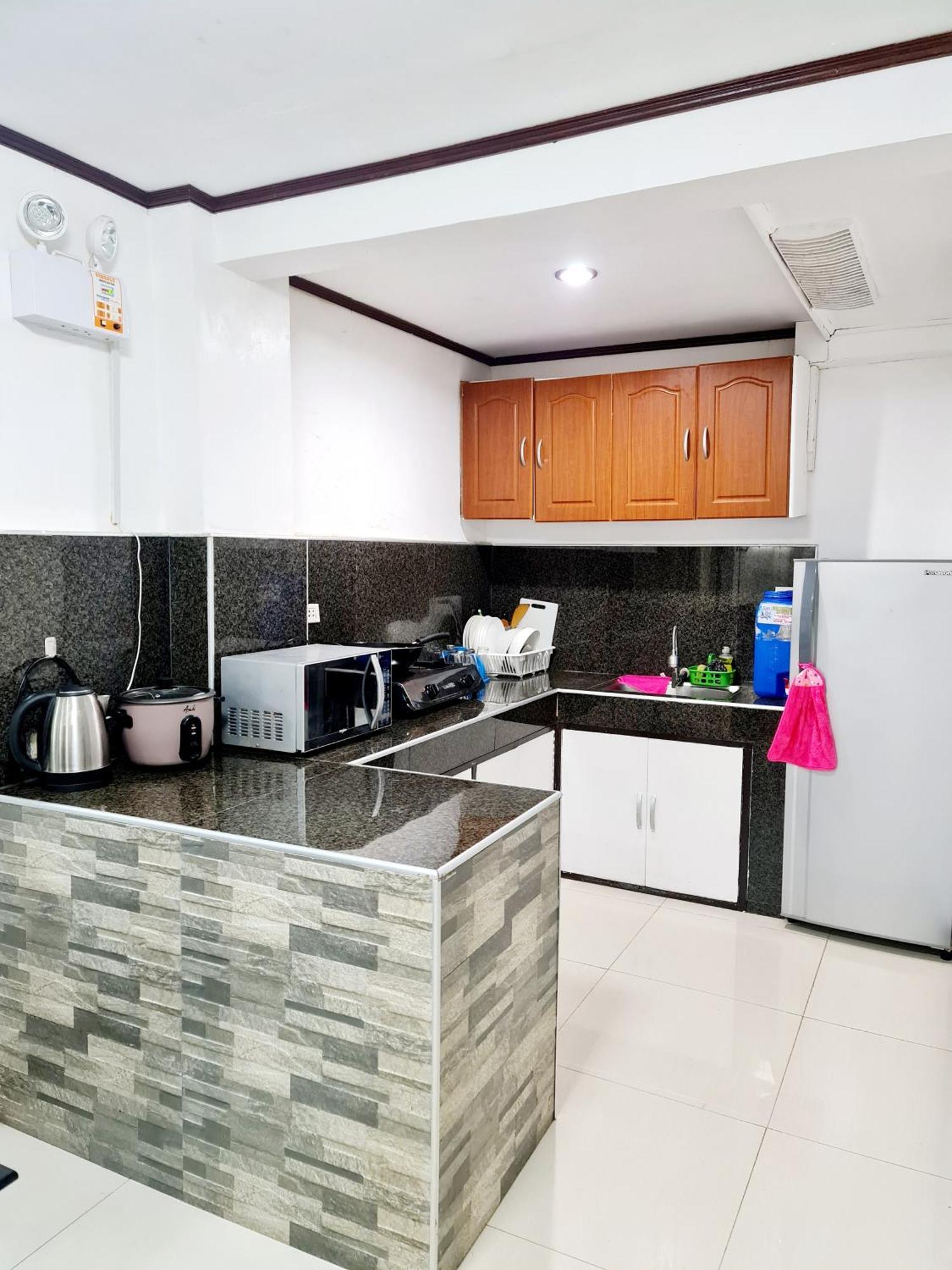 Calapan City Fully Furnished House Transient Near Xentromall L39 Buitenkant foto
