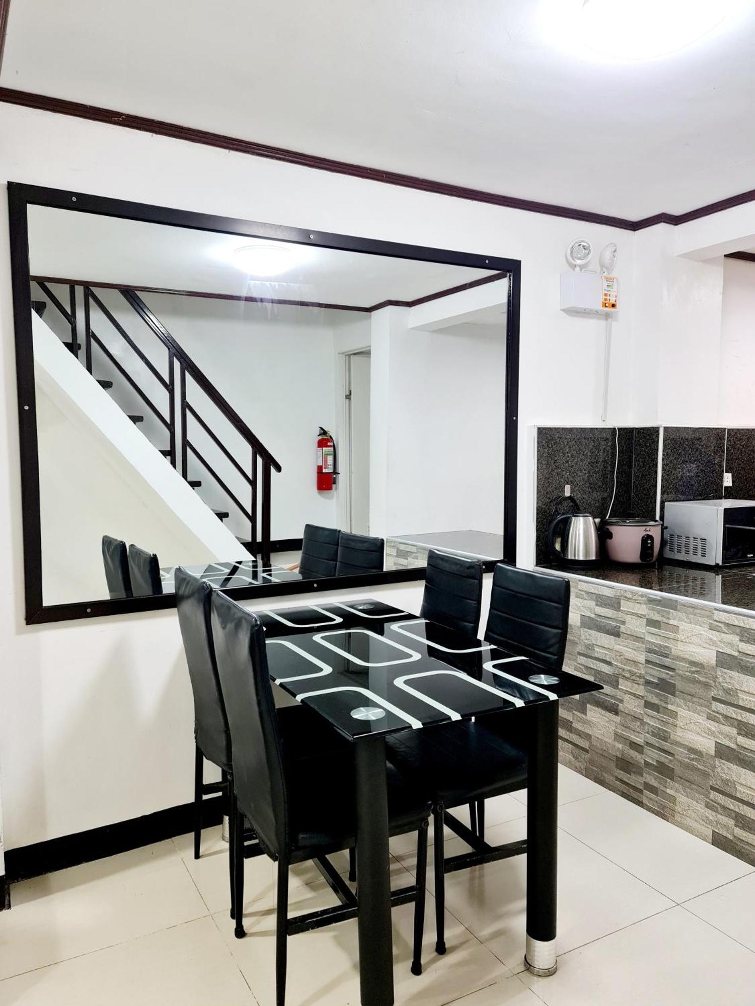 Calapan City Fully Furnished House Transient Near Xentromall L39 Buitenkant foto